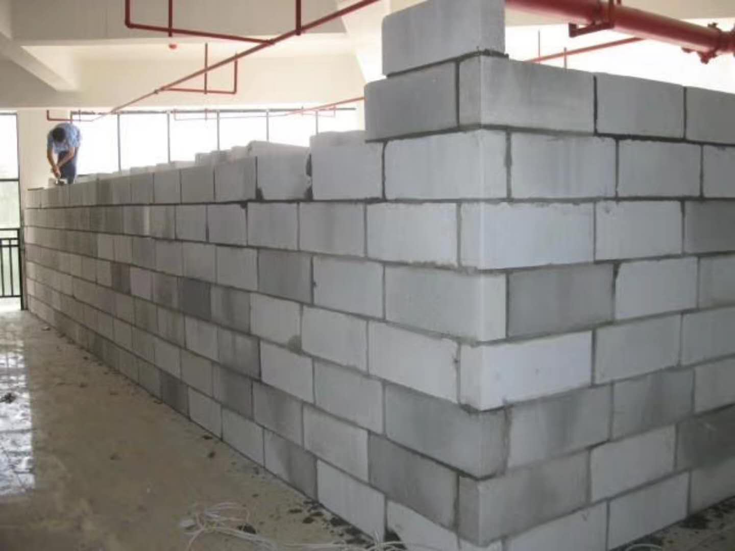 罗甸蒸压加气混凝土砌块承重墙静力和抗震性能的研究